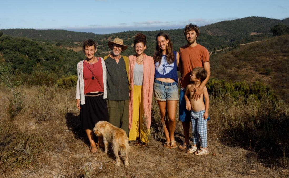 COMMUNITY LIVING